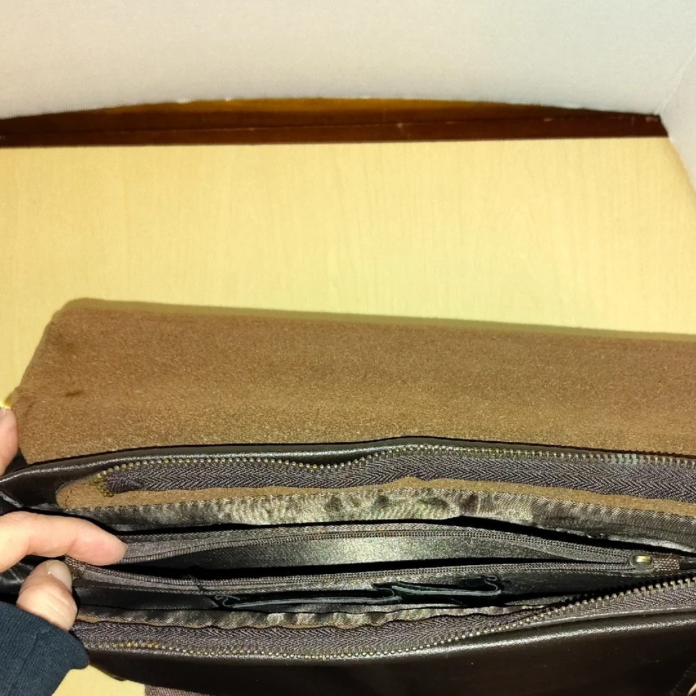 Brown Leather Messenger Bag By Danten's Peigrid